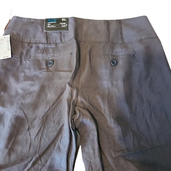 NEW WITH TAGS Mia by  Smart Set Gray very low rise relaxed womens capri pants - Picture 2 of 13